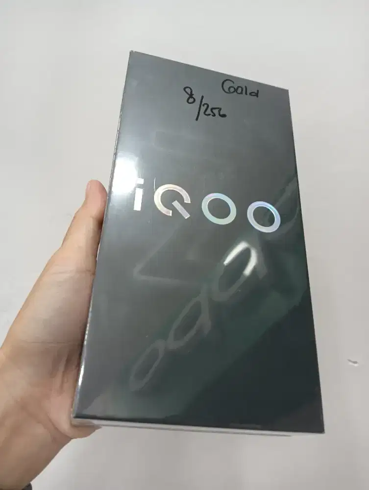 NEW IQOO Z10R 5G 8/256 GARANSI RESMI