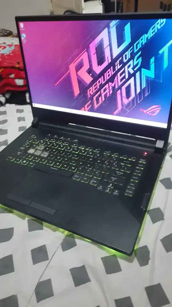 Asus Rog Strik G531GT  Core i7 9750H, ram 16,SSD 512 GTX 1650