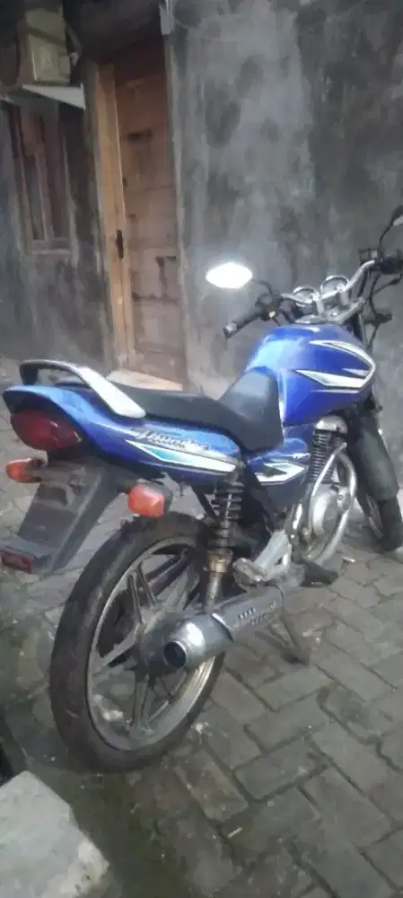 SUZUKI THUNDER 125