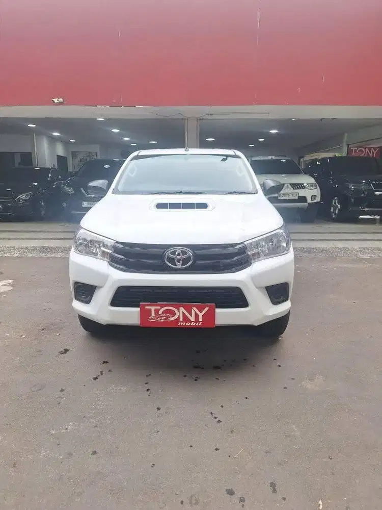 Toyota Hilux Dobel Cabin 4x4 Manual 2016 Putih