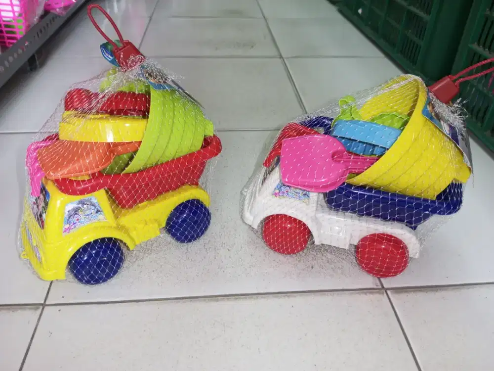 Mainan anak truk pasir set cetakan