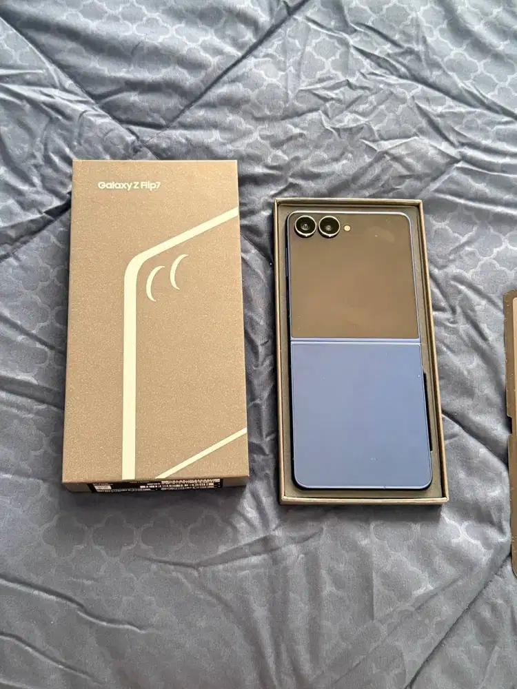Samsung Galaxy Z Flip 7 12/512 Garansi Resmi