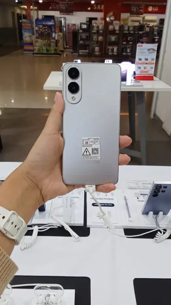 SAMSUNG GALAXY S25 EDGE