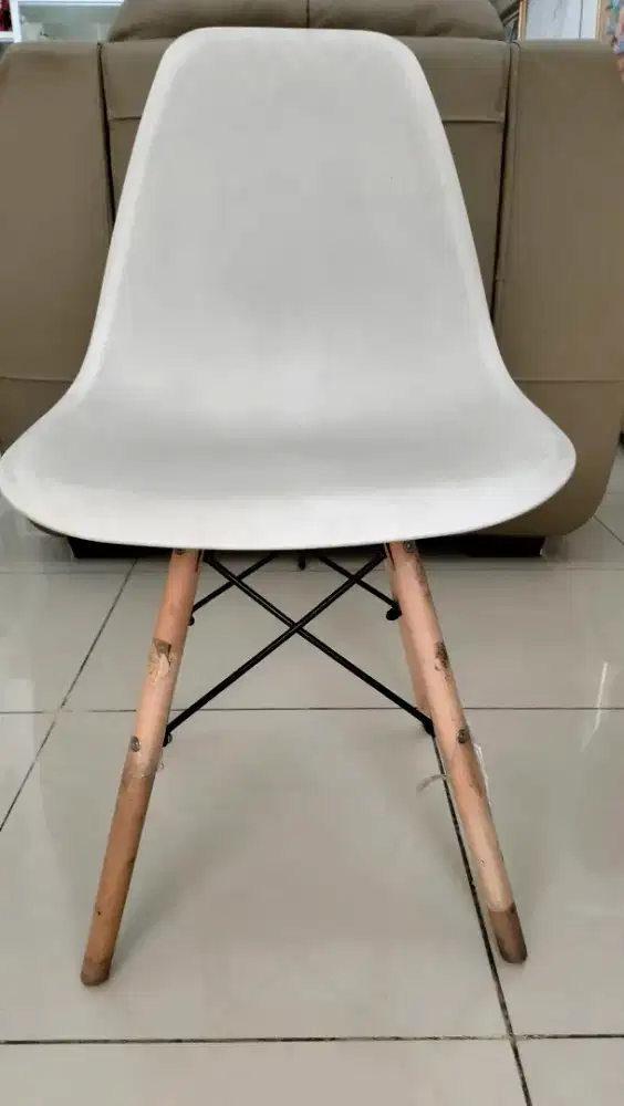 Kursi Cafe Warna Putih