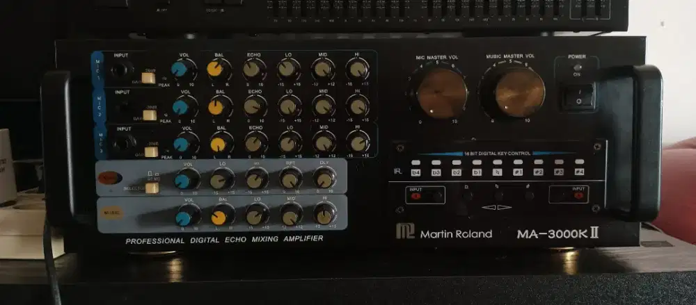 MARTIN ROLAND MA-3000K II PROFESSIONAL DIGITAL ECHO MIXING AMPLIFIER
