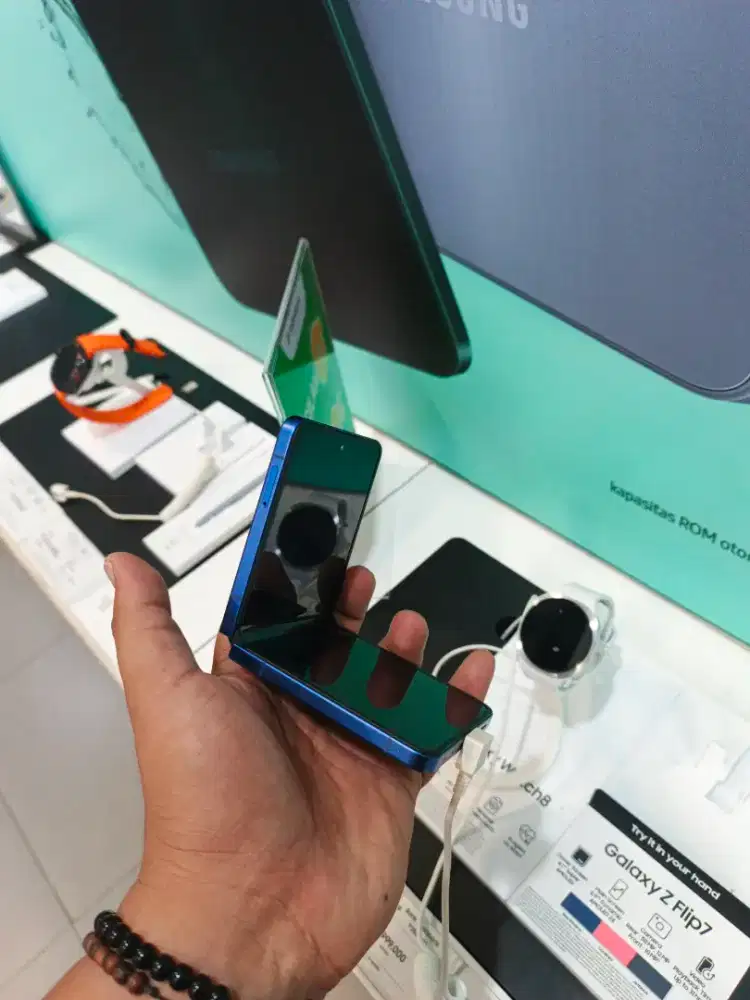 Samsung Galaxy Z Flip7 12/256GB Cicilan Bunga 0%