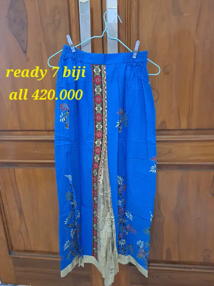 Rok tari batik plisket tengah