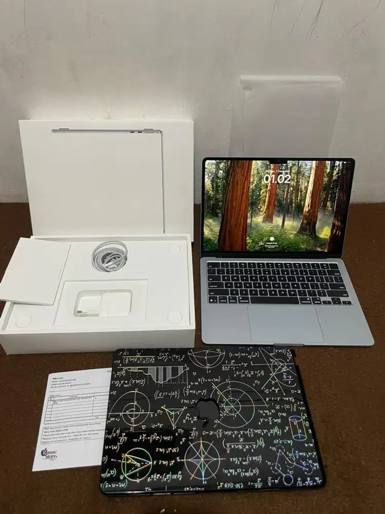 Macbook Air M4 16/512 iBox Garansi panjang
