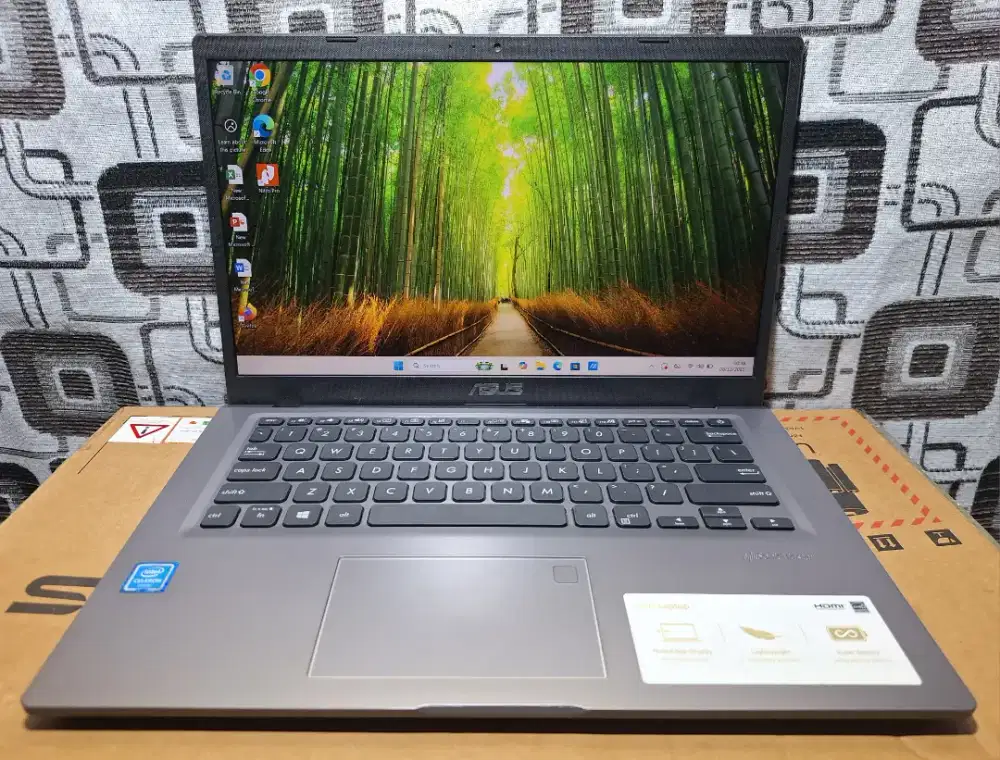 Laptop Asus X415M ram 4gb ssd 256gb slim bazelless mulus batre awet