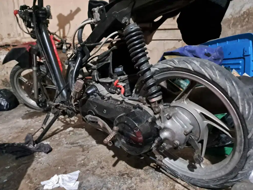 Di jual vario apa adanya  900.000