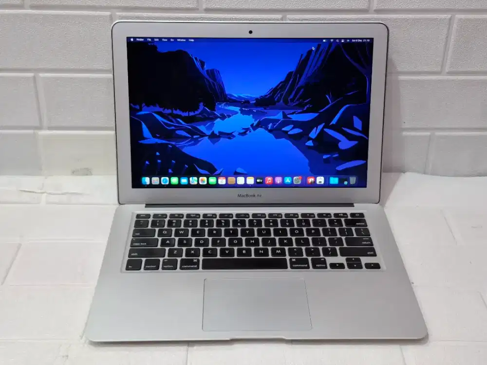 Macbook air (13,-inch 2017)Ram 8 GB/SSD 128GB