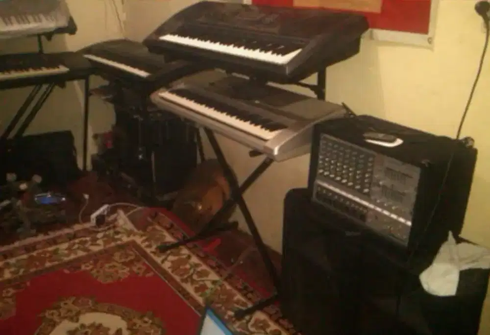 Di beli alat musik bekas tunai