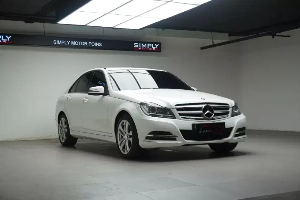Mercedes Benz C200 CGI AVG AT 2013