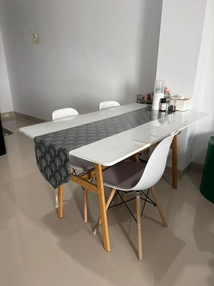 MEJA MAKAN SET DAN KURSI