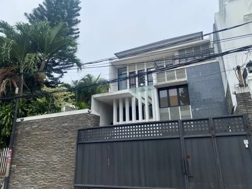 Dijual Rumah Bagus Siap Huni di Jalan Arteri Pondok Indah