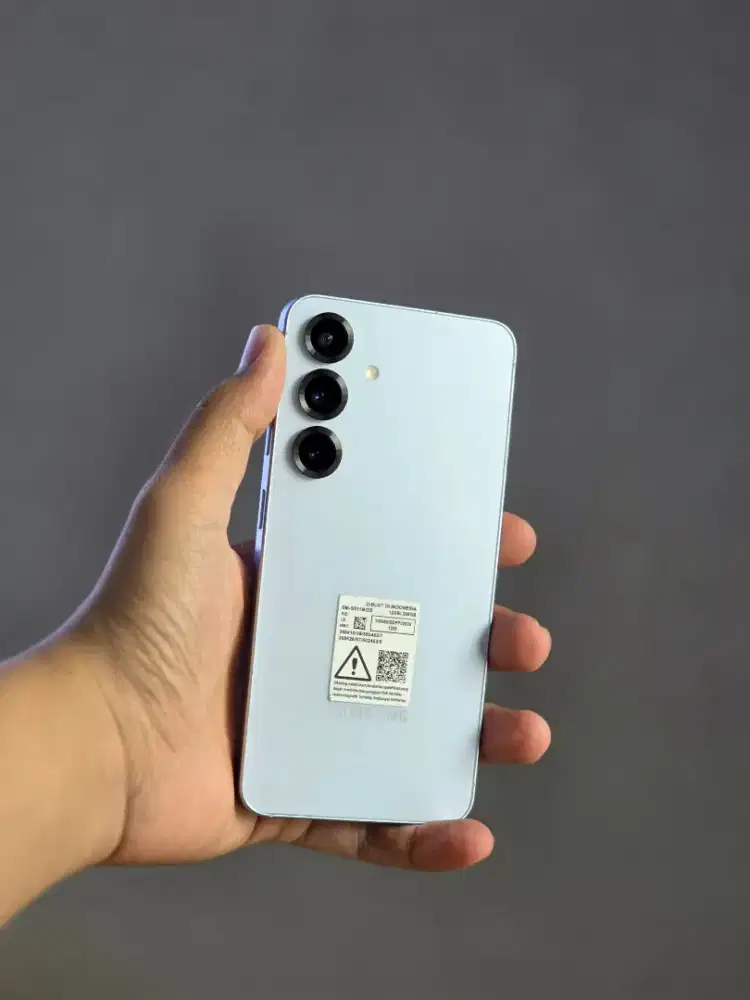 Samsung S25 12/256 GB Rp 13.299.000 GRATIS FIT 3 & SPEAKER