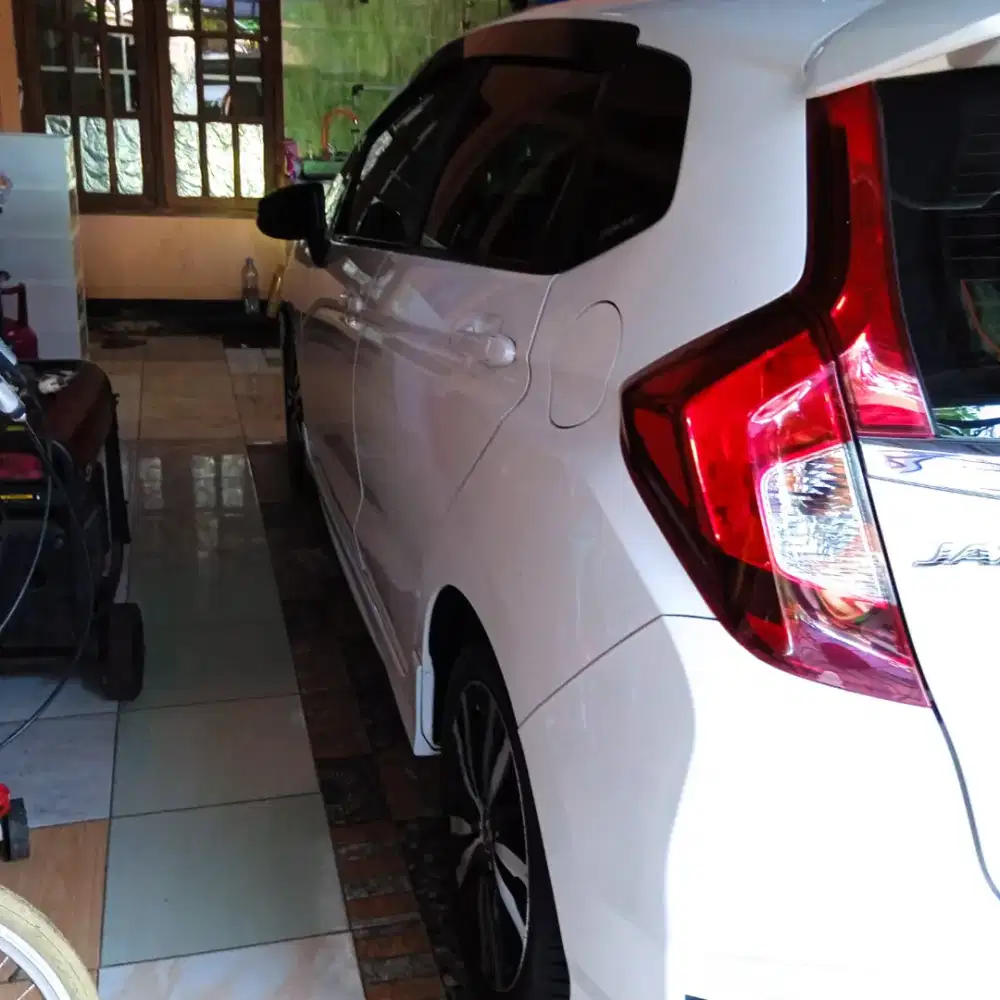 Dijual mobil honda jazz