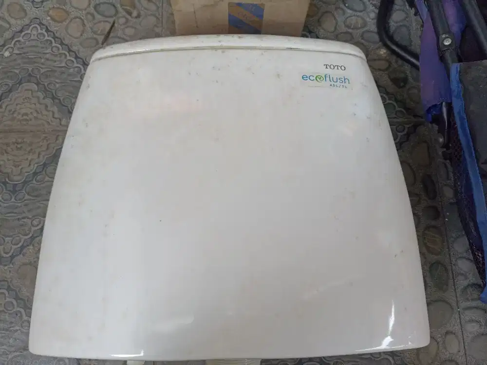 Tank/Tangki flush TOTO type SW635JP1/635-81 white