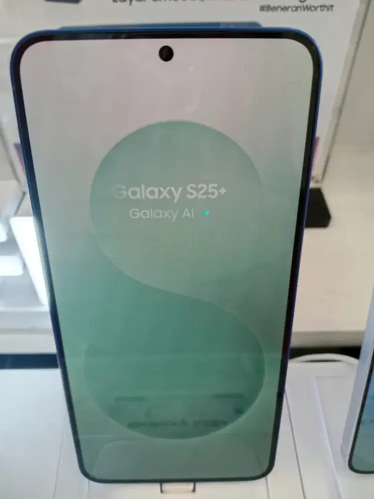 SAMSUNG GALAXY S25