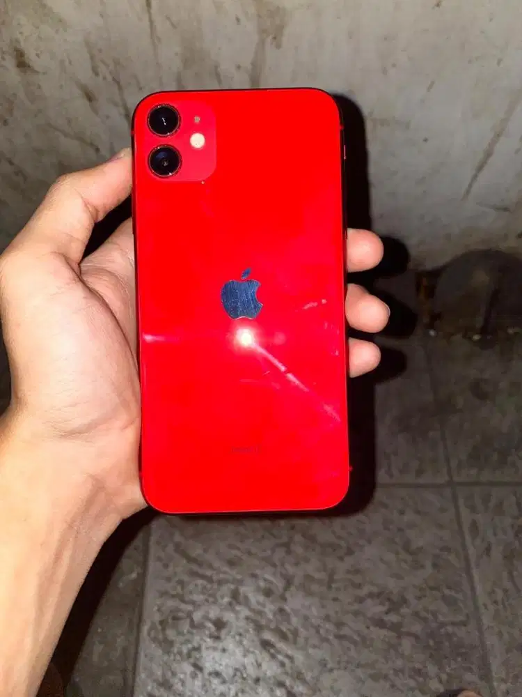Iphone 11 warna merah