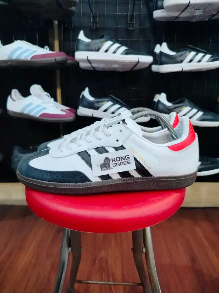 SEPATU ADI SMBA BESIKTAS WHITE BLACK RED 42