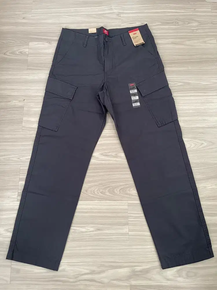 Celana panjang levi's cargo