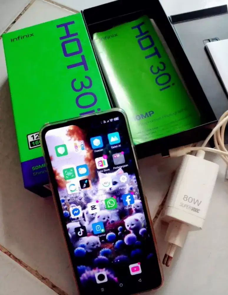 Jual hape infinix hot30i RAM8+8 normal jaya minus retak tidak pengaruh