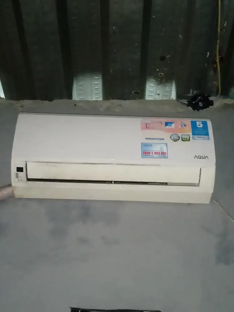 AC lengkap merk Aqua msh di pakai
