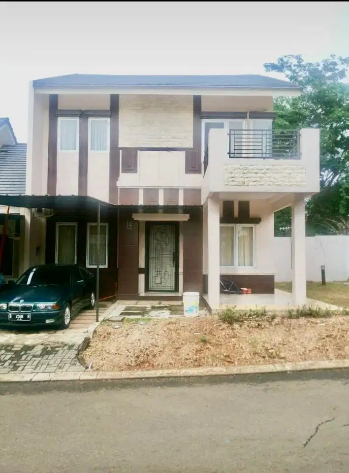 Di jual rumah 2 lantai posisi hook di Kota Wisata