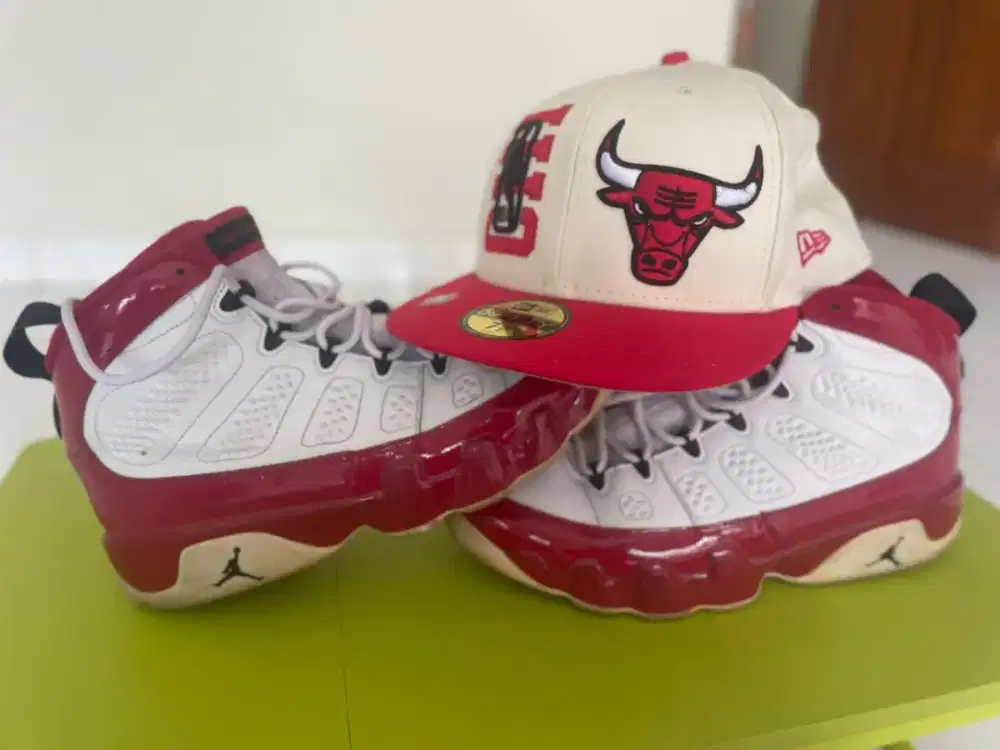 Sepatu basket bonus topi