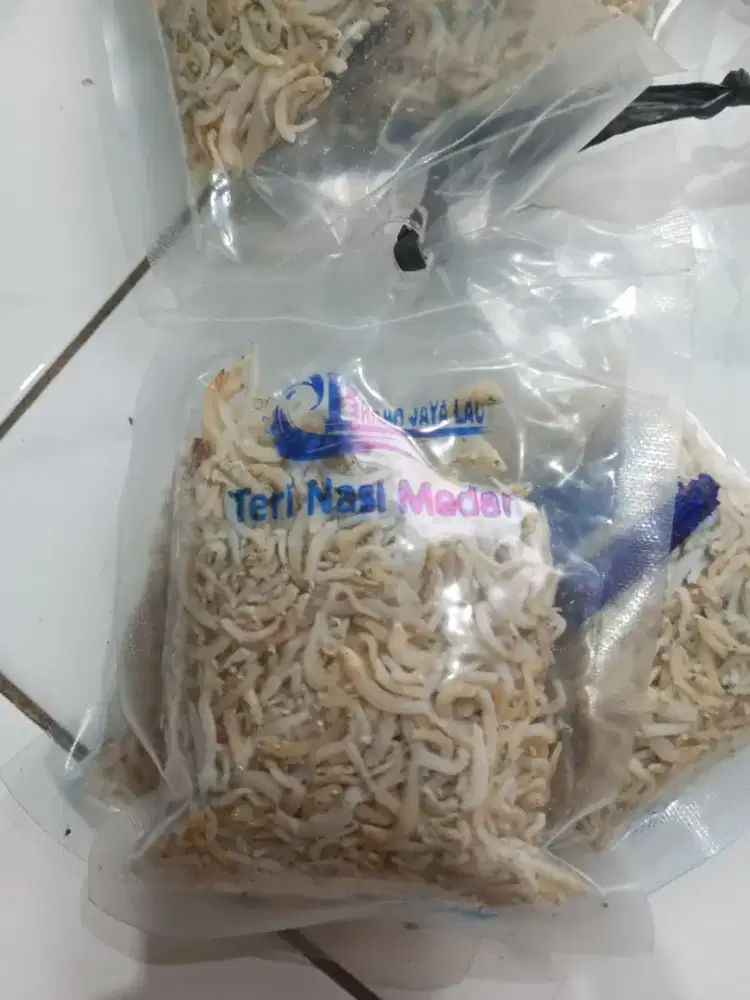 Jual ikan asin dan sejenisnya