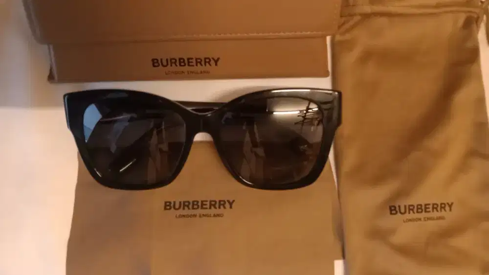 Burberry original Made in italy cod Menteng