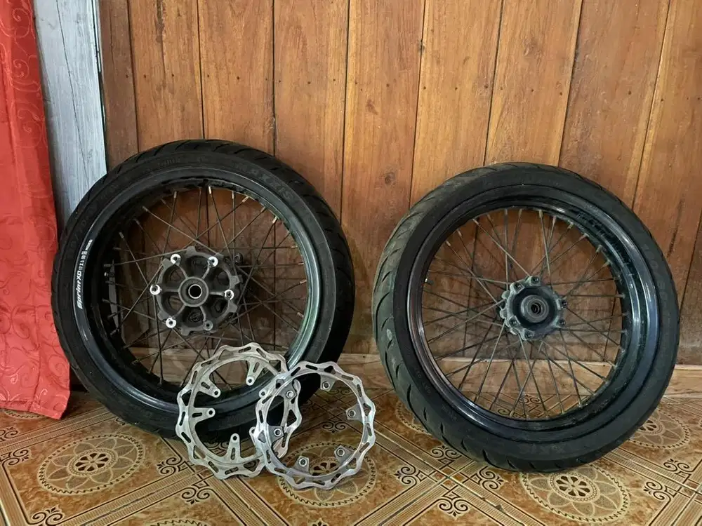 Velg supermoto rossi