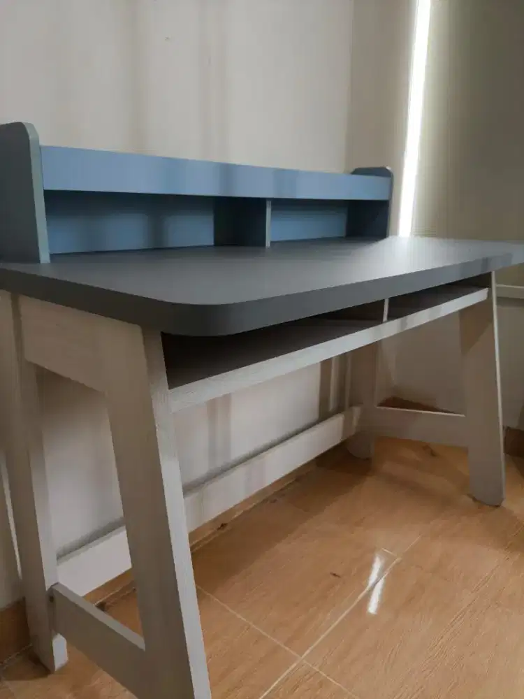 MEJA BELAJAR ANAK INFORMA