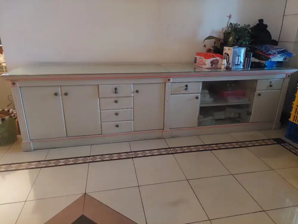 Di jual Meja TV Ruang Keluarga