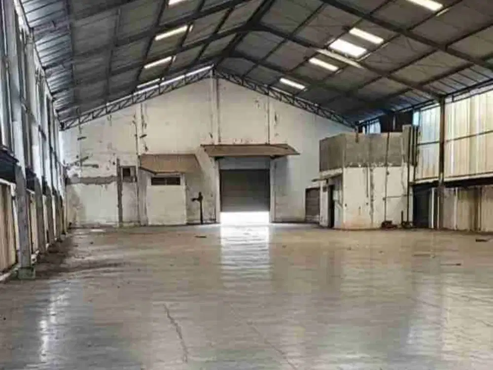Gudang di Jalan Raya Karangrejo Banyumanik Semarang Selatan