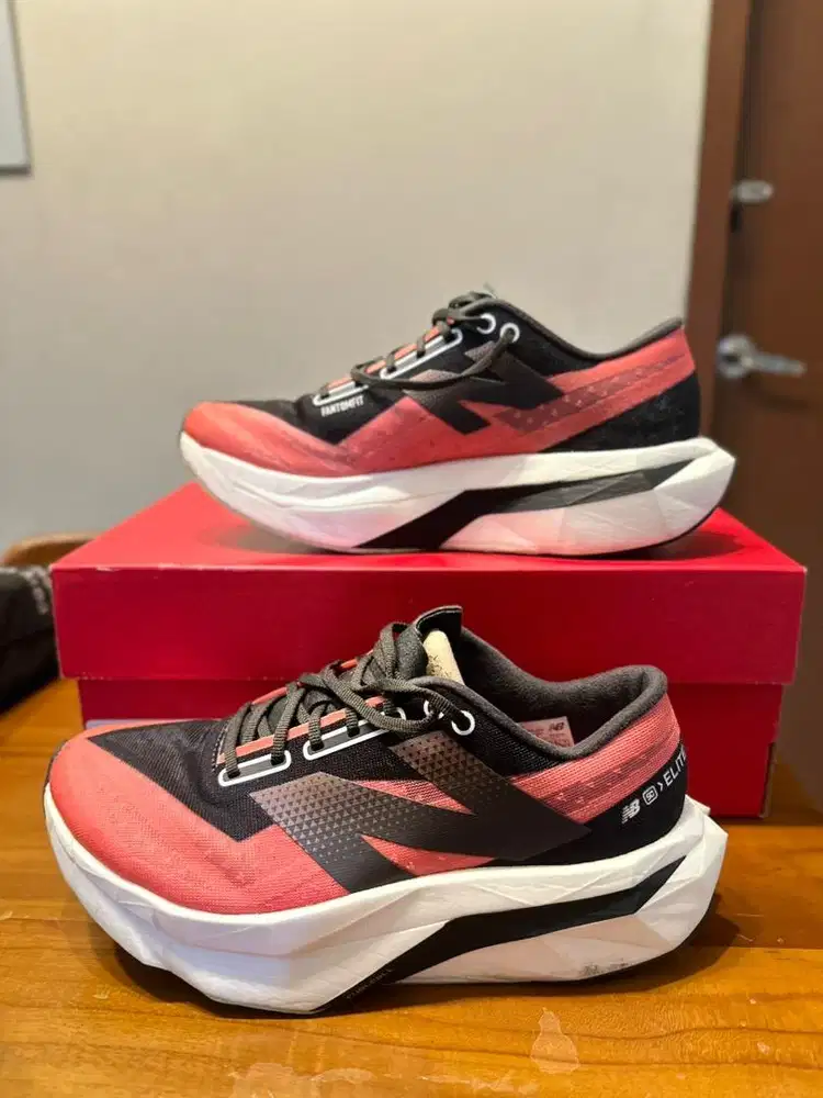 RUNNING SHOES, NEW BALANCE SC ELITE V4 PLAT CARBON