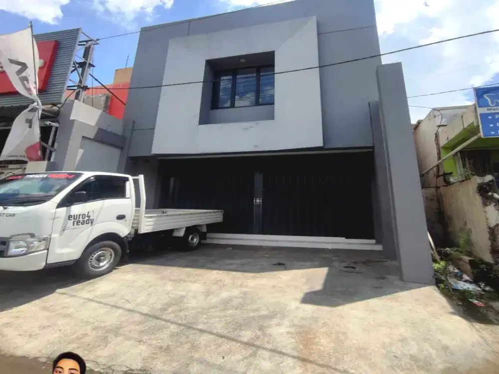 DIJUAL RUKO MINIMALIS 2 LANTAI PINGGIR JALAN DEKAT ROXY JEMBER