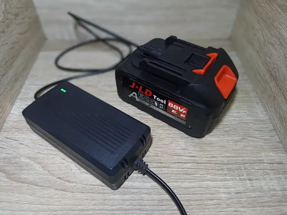 Batera BOR IMPACT J-LD JLD 88VF + Charger | Original