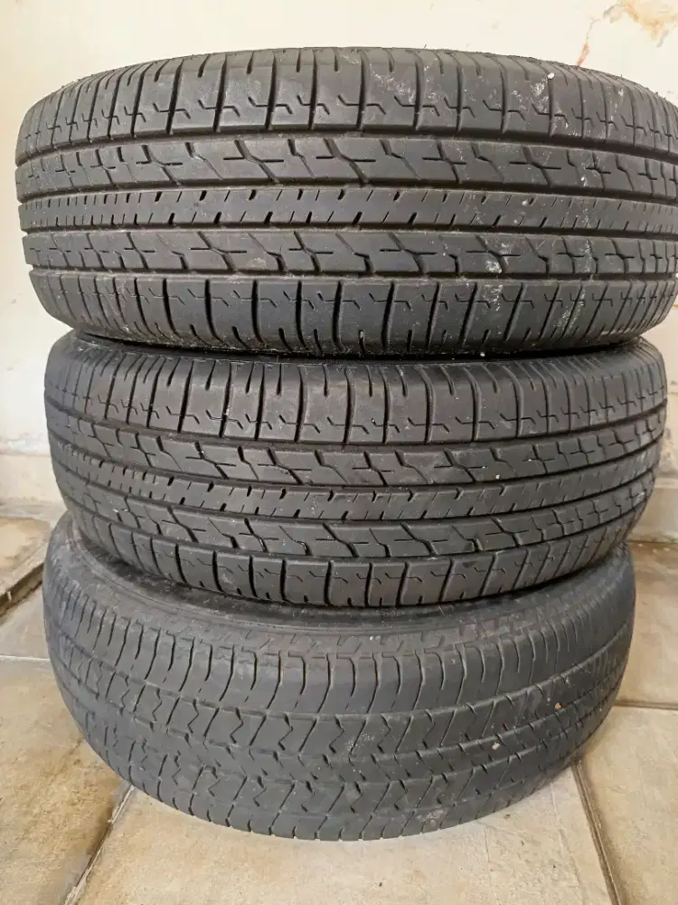 Ban Bridgestone Innova 205 65 15