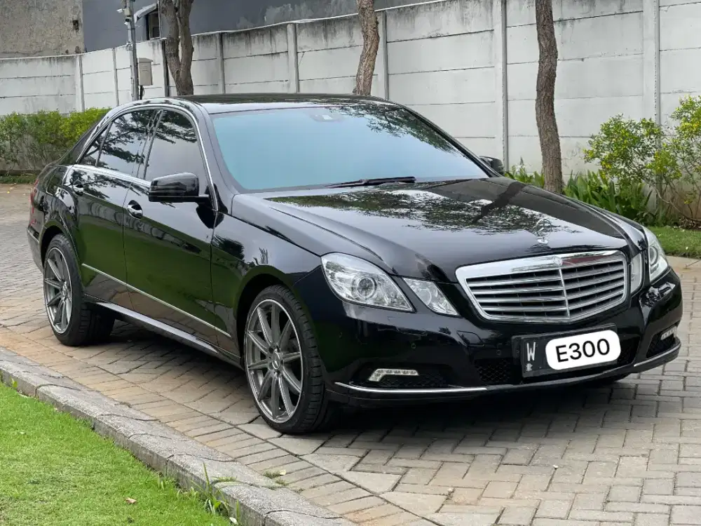 Mercedes benz E300 elegance
