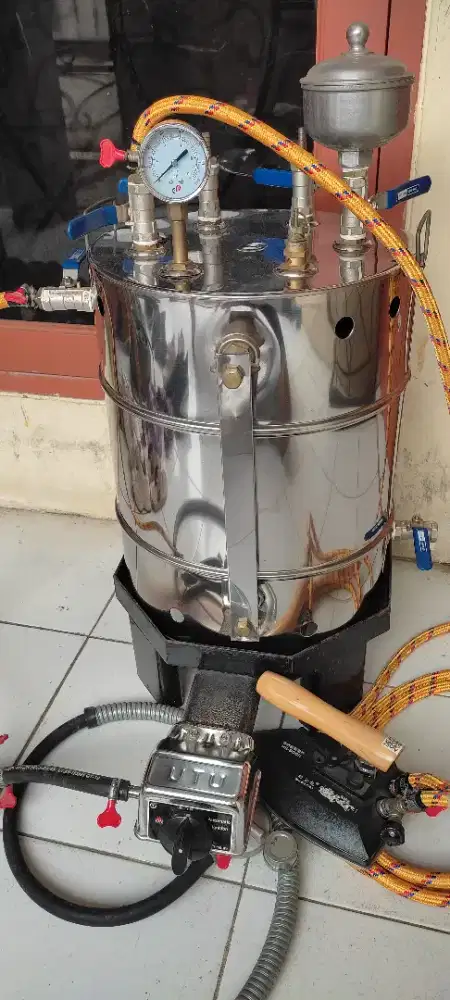 Dijual Setrika Uap 15 L komplit ,MISTER MOTO semi otomatis
& ANAMOTO