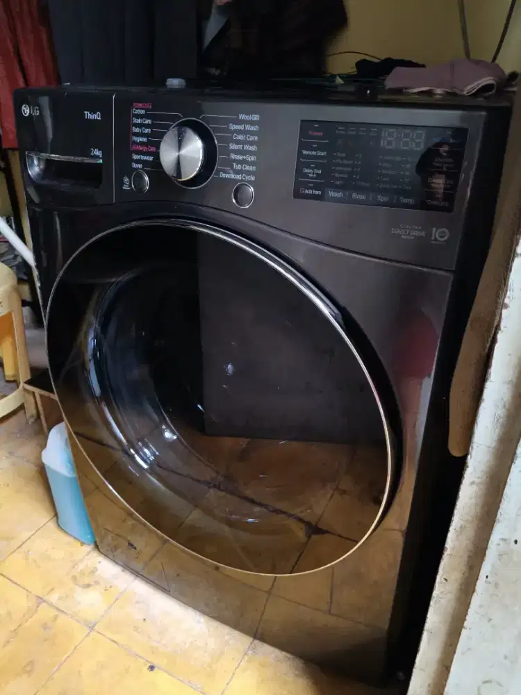 Mesin cuci LG 24 kg front depan