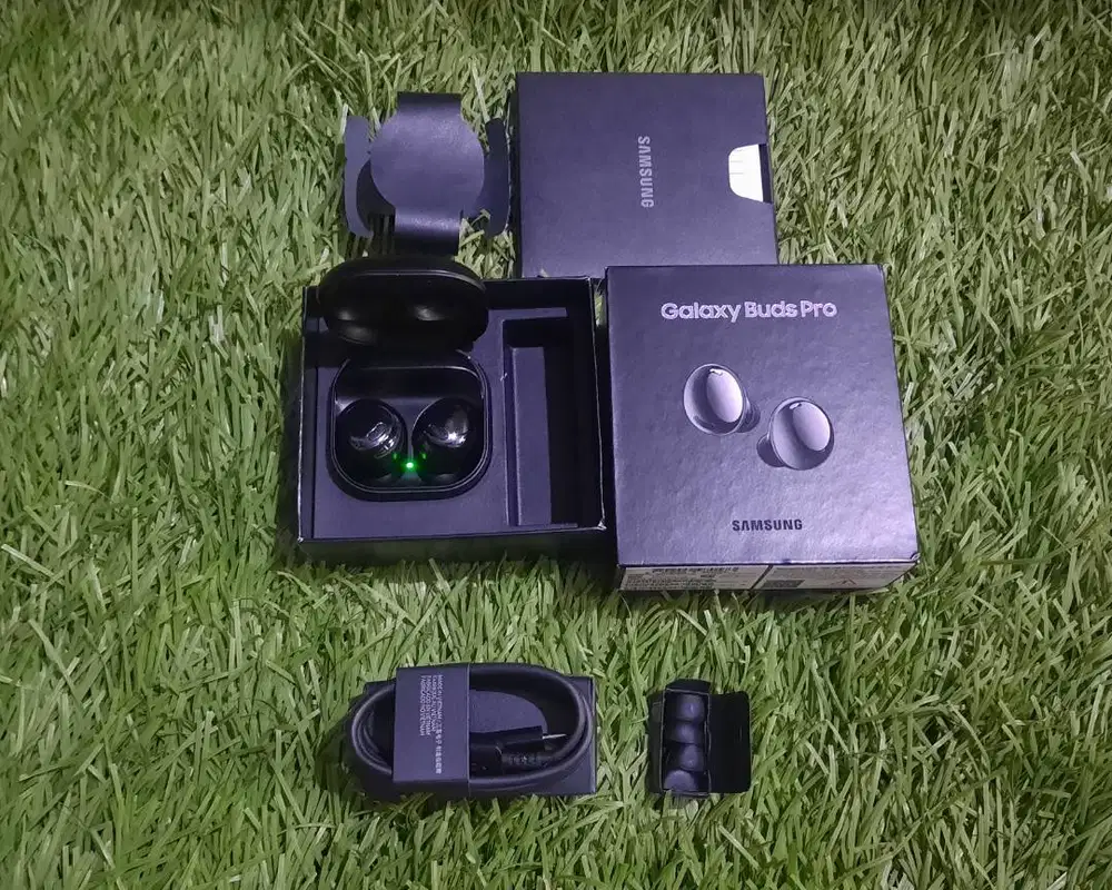 Samsung Galaxy Buds Pro + Bonus Case Ringke
