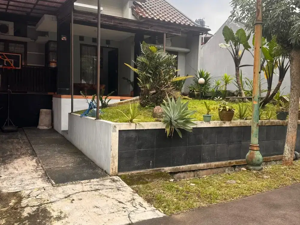 Hunian Cantik Siap Huni Semi Furnish Dan Terletak Di Lokasi Strategis