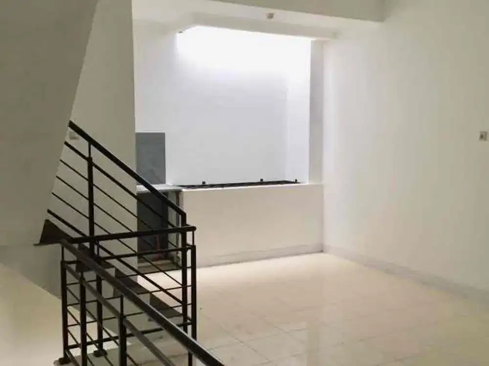 DIJUAL CEPAT! Ruko Ramai Akses Utama di Boulevard Hijau – Cocok untuk Usaha!