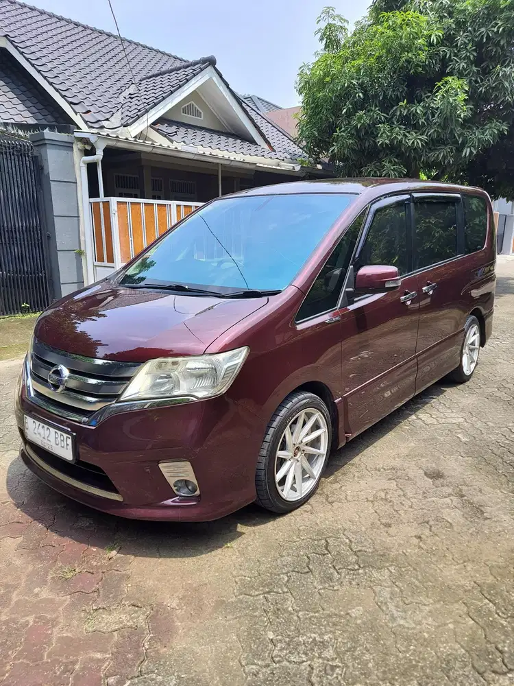 Jual Cepat murmer !! Nissan Serena hws 2013 Bensin