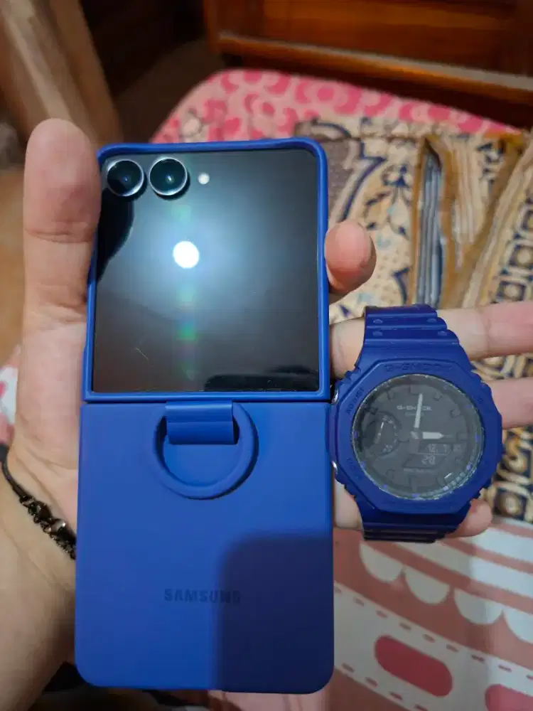 Zflip 7 LIKENEW BONUS GshockGA2100 LikeNew