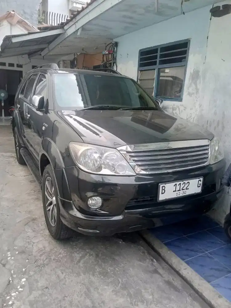 Fortuner G Lux bensin matic 2005 tgn 1
