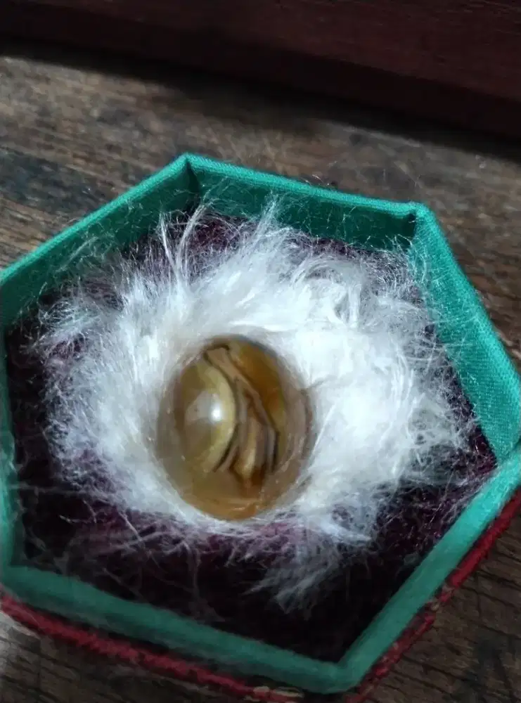 Batu combong buhun bungkem